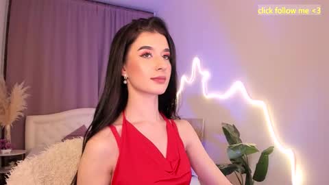 Laura online show from March 1, 9:25 pm