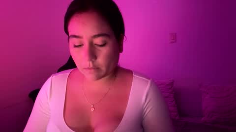 laura online show from February 23, 12:22 am