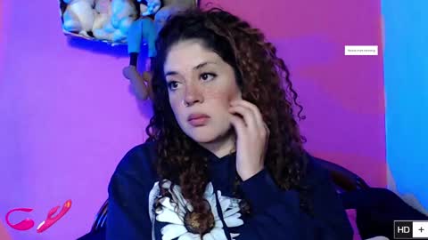 Snapshot of laura_fountain_ chatting on September 10, 12:21 am weedcam Curly Laura OF online show from September 10, 12:21 am