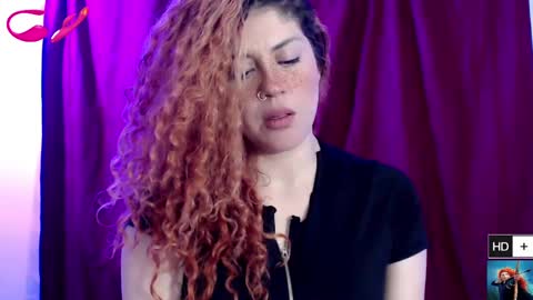 Snapshot of laura_fountain_ chatting on January 31, 11:35 pm weedcam Curly Laura OF online show from January 31, 11:35 pm