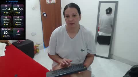 laura_foxx2379 online show from February 21, 6:48 pm