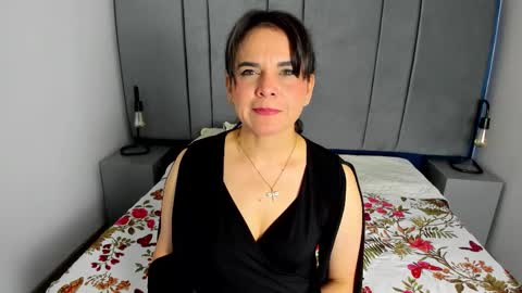 laura hotties online show from November 21, 1:35 pm