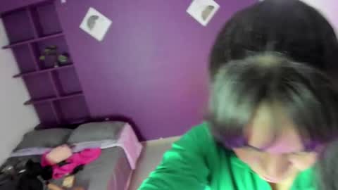 laura hotties online show from December 19, 1:03 pm