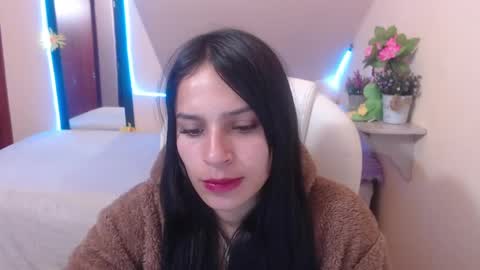 Laura Pink    online show from December 15, 6:59 pm