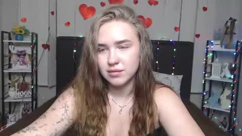 LauraHlot online show from July 12, 5:41 am