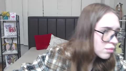 LauraHlot online show from November 29, 6:50 am