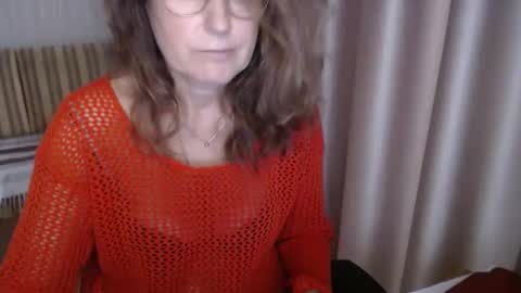 Lauraoven1 online show from October 14, 9:23 am