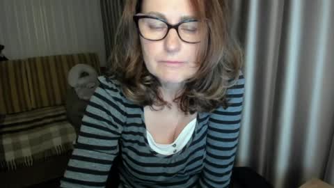 Lauraoven1 online show from May 7, 7:06 pm