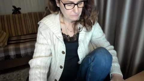 Lauraoven1 online show from January 9, 2:21 pm