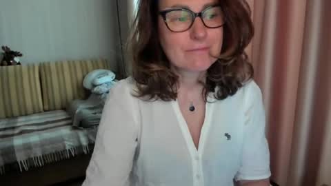 Lauraoven1 online show from May 19, 12:23 pm