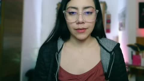 Lauren online show from May 31, 3:56 am