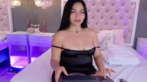 Lauren  online show from February 22, 8:26 am