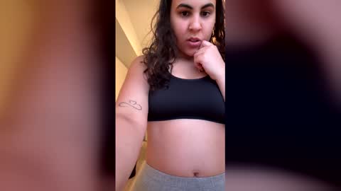 laurenivy online show from April 1, 11:46 pm