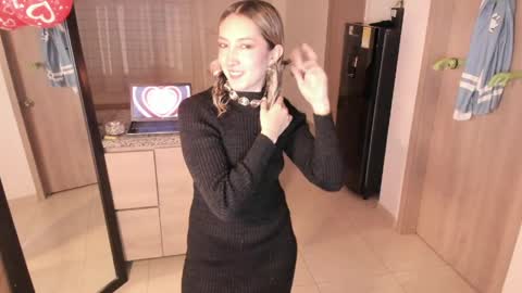 laurenn_111 online show from May 12, 3:59 am