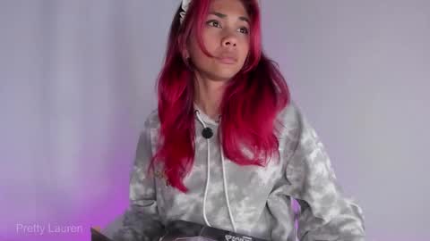 laurenn__1 online show from April 6, 2:22 am