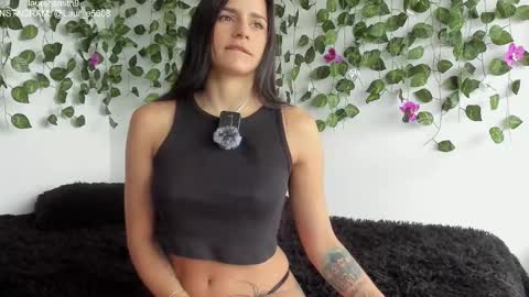 laurensmith9 online show from February 18, 1:54 pm