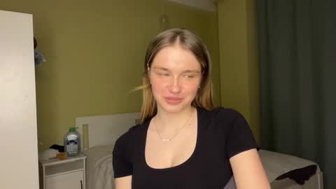 Bella online show from March 20, 4:12 pm