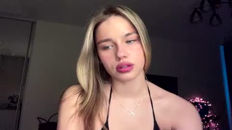 Bella online show from July 2, 5:08 pm
