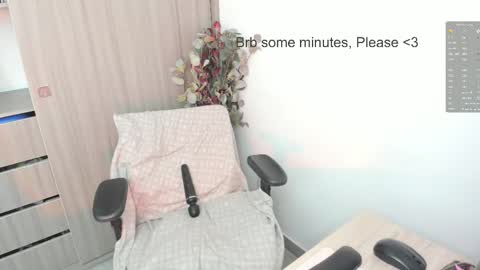 Lauryn online show from February 2, 9:36 pm