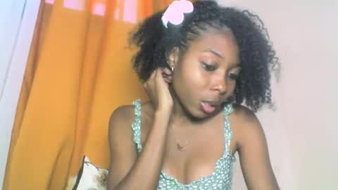 layannek online show from October 7, 10:52 am