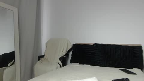 Layla online show from May 17, 10:36 am