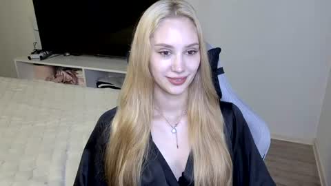LaylaPretty001 online show from July 4, 5:36 am