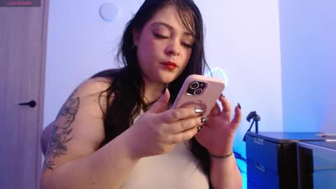 Vannessa  online show from May 27, 4:20 am