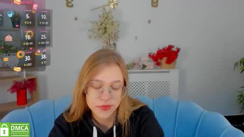 layriantavee online show from October 7, 6:40 am