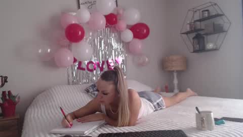 Lola Bunny online show from February 16, 3:05 pm