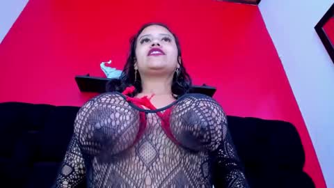 Leah online show from December 19, 6:01 am