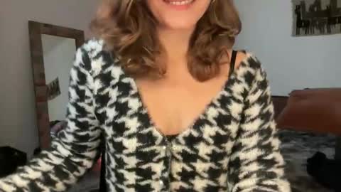 Leah Sparkles online show from December 17, 2:32 pm