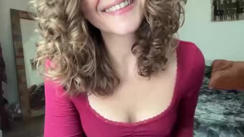 Leah Sparkles online show from November 17, 4:19 pm