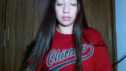 Snapshot of leanaalhub chatting on December 12, 4:37 am leanaalhub online show from December 12, 4:37 am