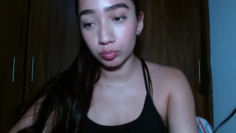 Snapshot of leanaalhub chatting on December 7, 4:53 am leanaalhub online show from December 7, 4:53 am