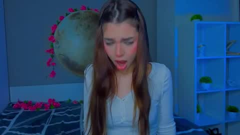 Sophie online show from March 12, 7:16 pm