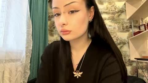 Kiki online show from April 14, 3:34 pm