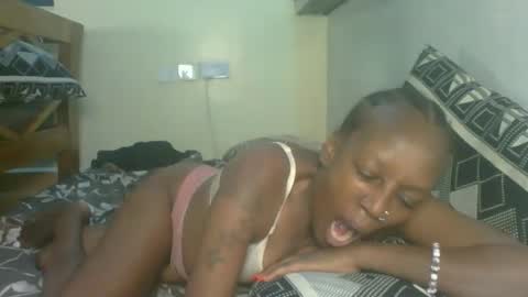 Snapshot of lee_cammie chatting on October 17, 11:30 pm Lee cammie online show from October 17, 11:30 pm