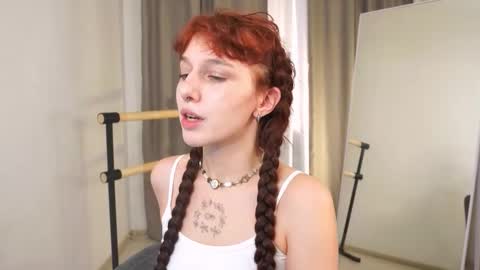 leelooyolo online show from November 13, 10:36 am