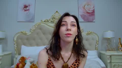 LeilaTaylors online show from March 20, 5:45 am