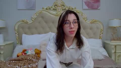 LeilaTaylors online show from March 19, 5:34 am