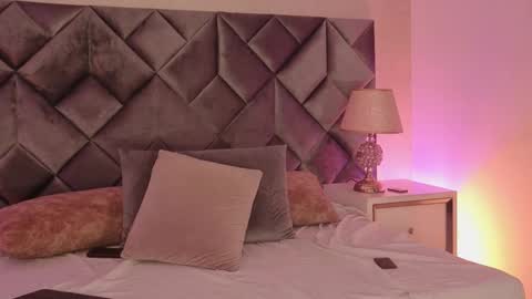 Leizathompson online show from February 24, 4:38 pm