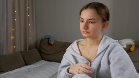 Lelia online show from February 2, 12:31 am