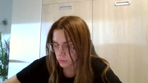 lena6122000 online show from September 22, 8:18 pm