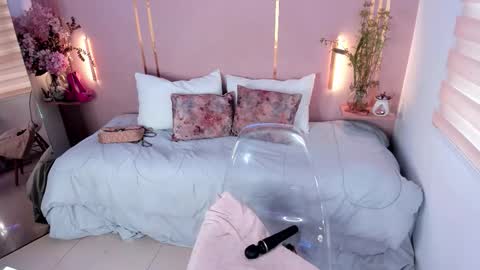 Lena Paul online show from March 7, 2:02 pm