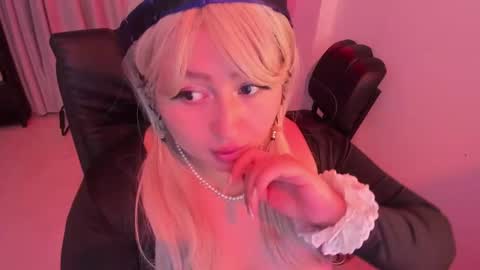 Snapshot of lenasweetx chatting on October 5, 3:00 am Lenna Kang online show from October 5, 3:00 am