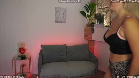 leokitty  online show from January 12, 2:00 pm