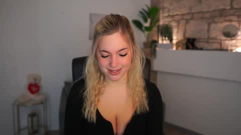 leokitty  online show from January 8, 2:10 pm