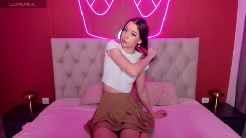 Leona online show from March 22, 8:42 am