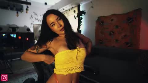 Snapshot of leonamell chatting on September 13, 2:08 am Leo online show from September 13, 2:08 am