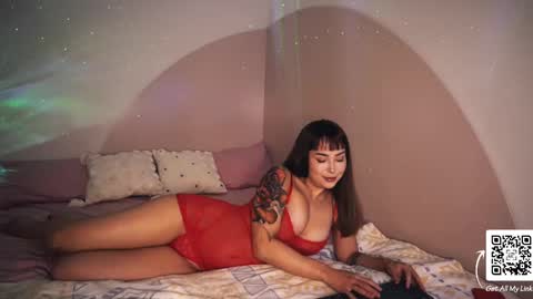 Snapshot of leonamell chatting on March 6, 10:36 pm Leo online show from March 6, 10:36 pm